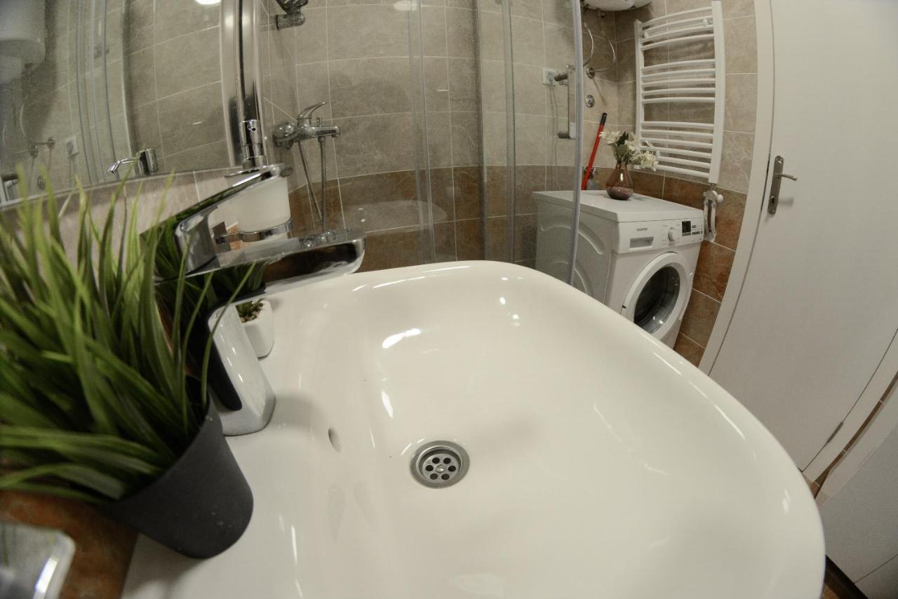 Apartment Dobraya Grey Novi Sad Ngoại thất bức ảnh