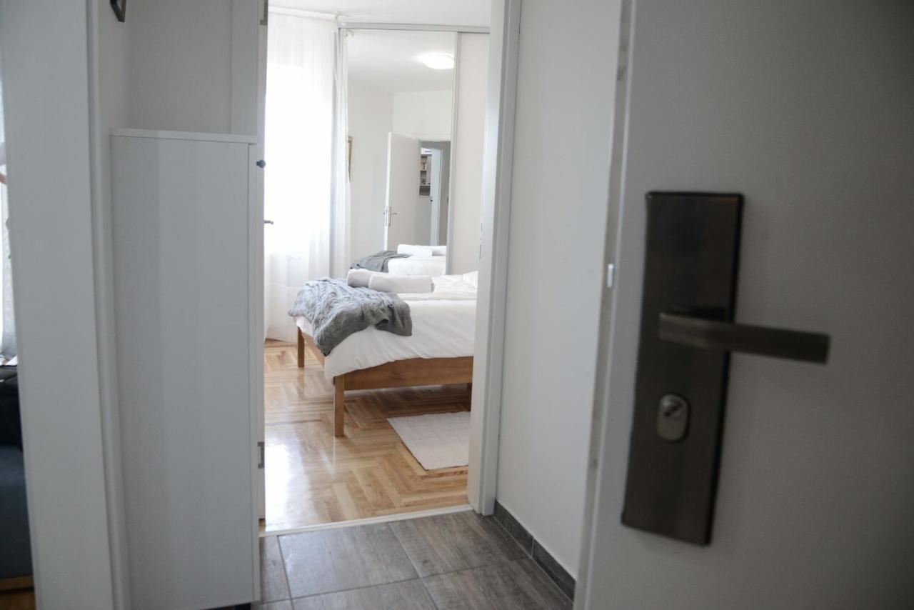 Apartment Dobraya Grey Novi Sad Ngoại thất bức ảnh
